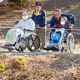 野外に連れ出して共に楽しむ春の訪れ