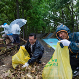 こどもの国のライオンの池清掃