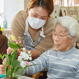 心も会話も弾む お花の奉仕