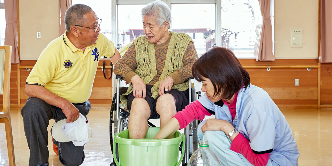 お年寄りにぬくもり届ける 若獅子の湯