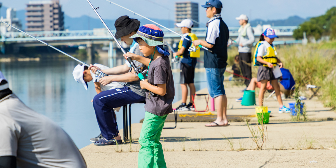 地元の鏡川を親子で楽しむちびっこハゼ釣り大会