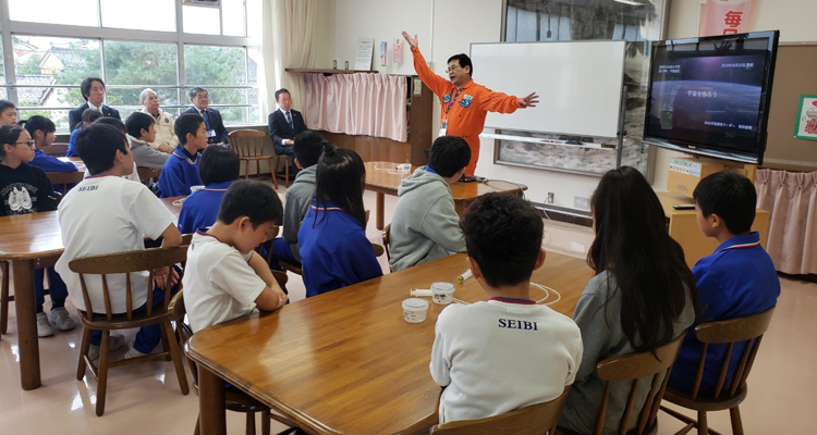 夢は大きく 宇宙出前授業