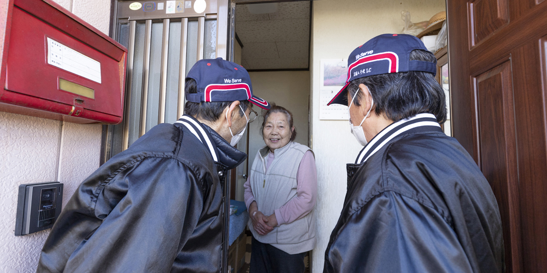 独り暮らしの高齢者と過ごす楽しいひと時