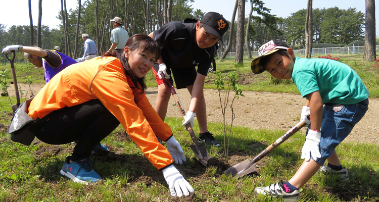 安らぐ公園を作るため東日本大震災復興祈念植樹