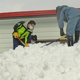 記録的豪雪を掘る 独居高齢者宅での除雪活動