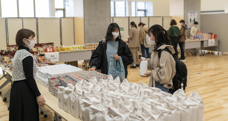 コロナ禍で困窮する学生に食料支援活動