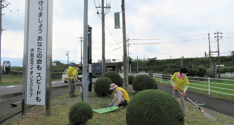 新たな啓発塔の建立と周辺清掃活動