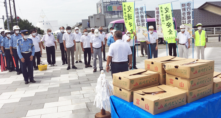 交通安全街頭キャンペーン 事故”だいこん絶”大作戦