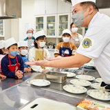 職人直伝ですしを握るライオンズ版こども食堂