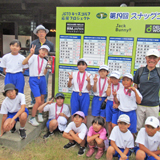 小学校のスナッグゴルフ・チームを支援