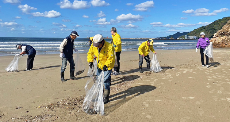 稲佐の浜海岸清掃で楽しい奉仕をPR