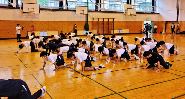 ろう学校で走り方教室開催