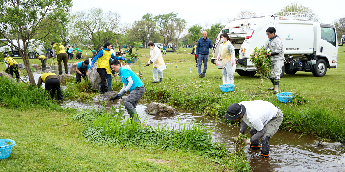 地域の人たちと共に憩いの水辺を美しく